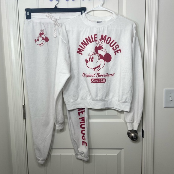 Disney Minnie Mouse women’s white red decal matching top and bottoms sweatsuit‎ - Picture 1 of 8